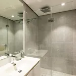 Outdoor Pool Apartment, Gym, Bar & Views