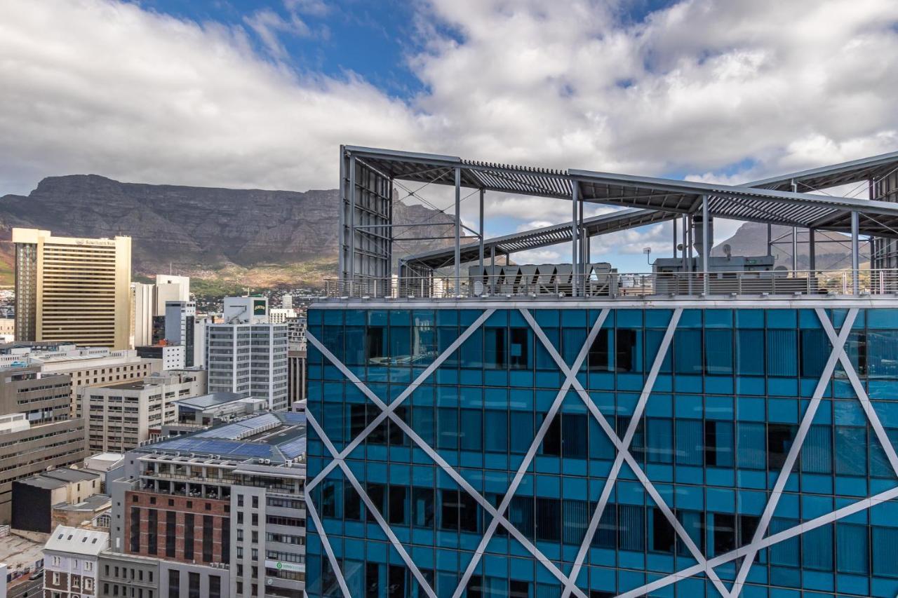 Outdoor Pool Apartment, Gym, Bar & Views Apartment Cape Town
