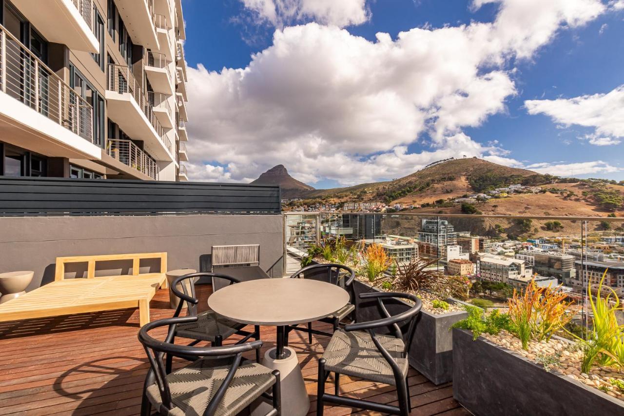 Outdoor Pool Apartment, Gym, Bar & Views Apartment Cape Town